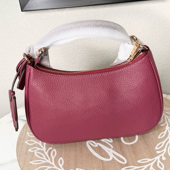 NWT,Coach Bow Charm & LOGO Teri Shoulder Bag
Crossbody, Gold Pin mount Logo❤️ - Picture 6 of 12